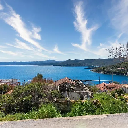 Thea Aparthotel Pyrgadikia