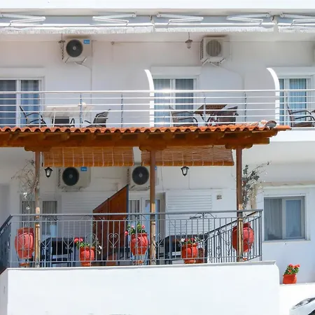 Aparthotel Thea