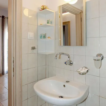 Thea Aparthotel Pyrgadikia