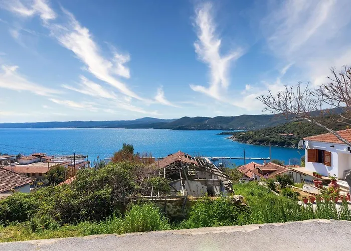 Thea Apartahotel Pyrgadikia