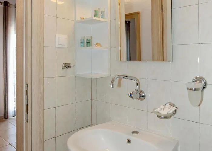 Thea Apartahotel Pyrgadikia